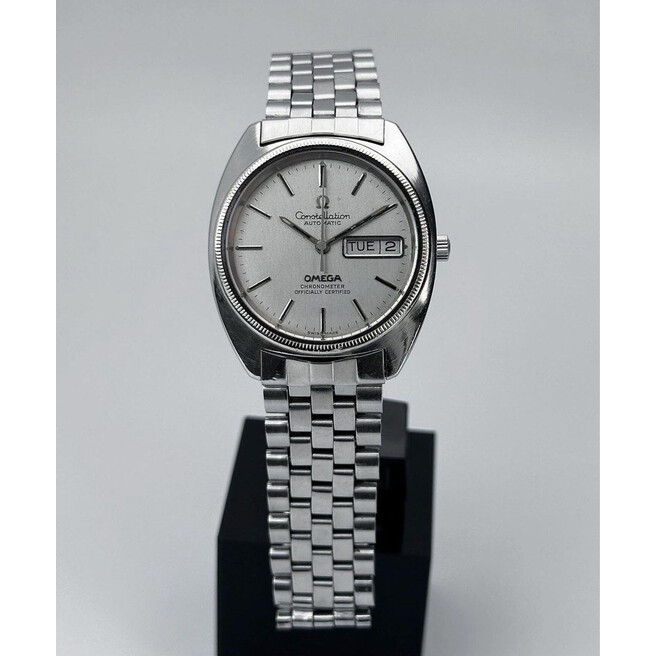 35mm • 1972 Vintage Omega Constellation Fluted Bezel Silver Dial ref.168.0057